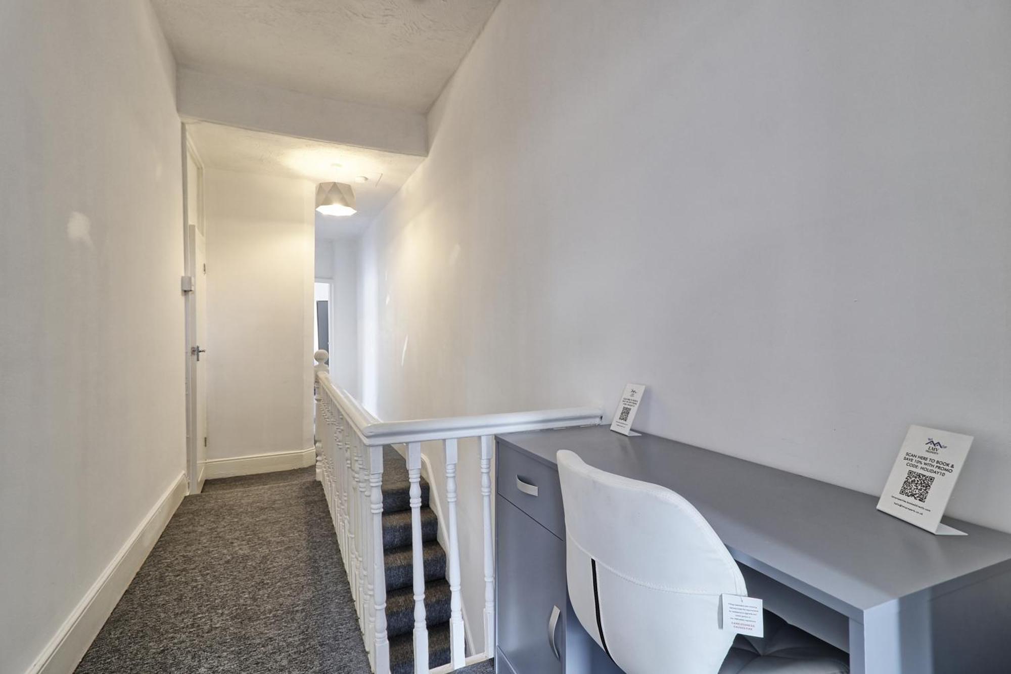 Beautiful Spacious Four Bedroom House With Parking For 2 Cars, 5 Minute Walk To Southend Station Εξωτερικό φωτογραφία