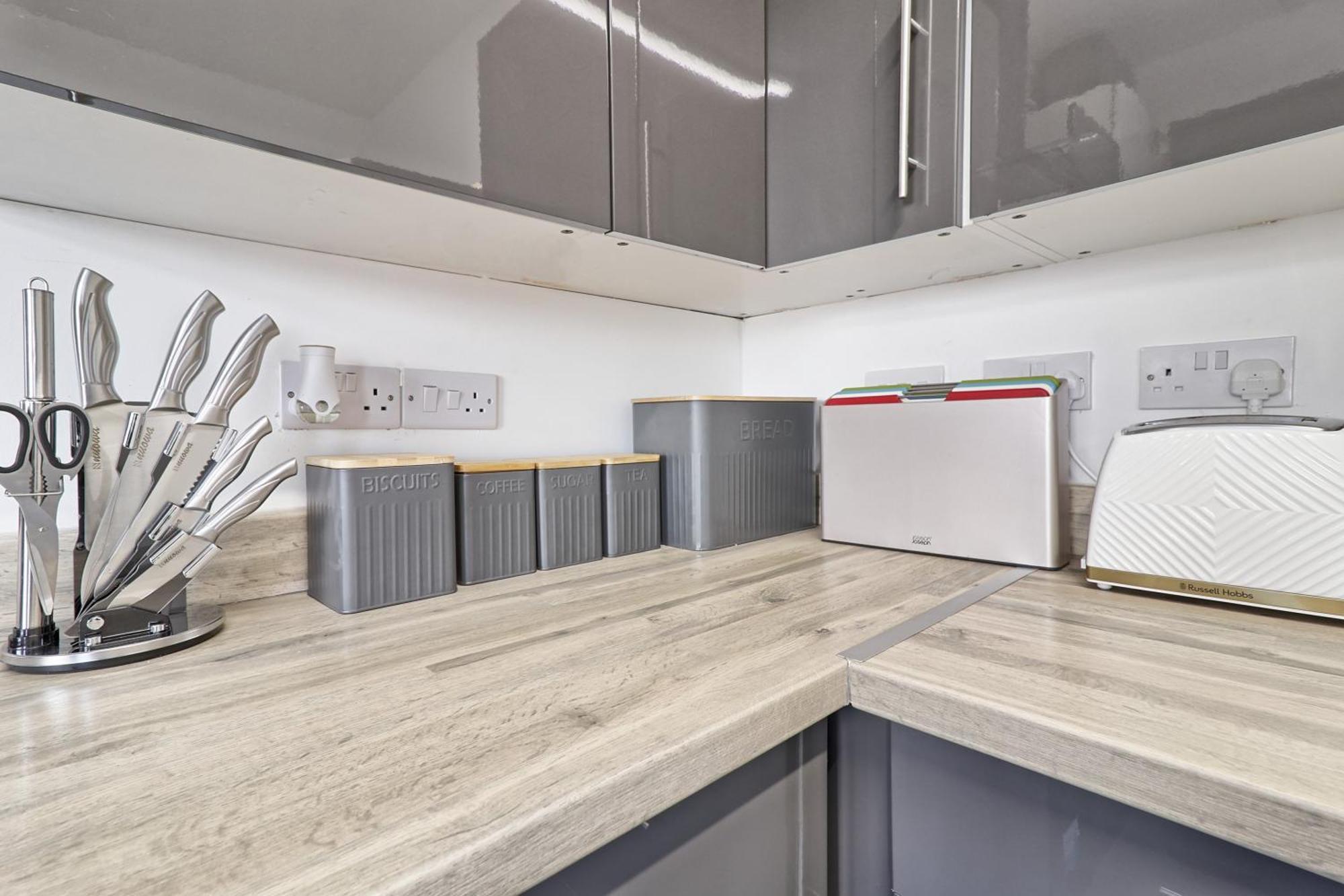 Beautiful Spacious Four Bedroom House With Parking For 2 Cars, 5 Minute Walk To Southend Station Εξωτερικό φωτογραφία