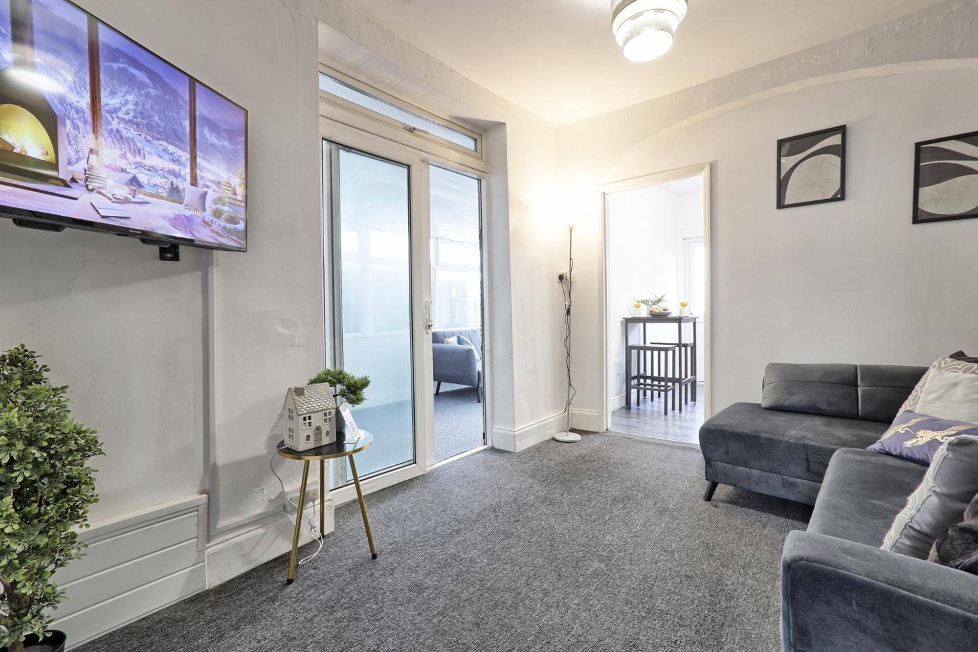 Beautiful Spacious Four Bedroom House With Parking For 2 Cars, 5 Minute Walk To Southend Station Εξωτερικό φωτογραφία