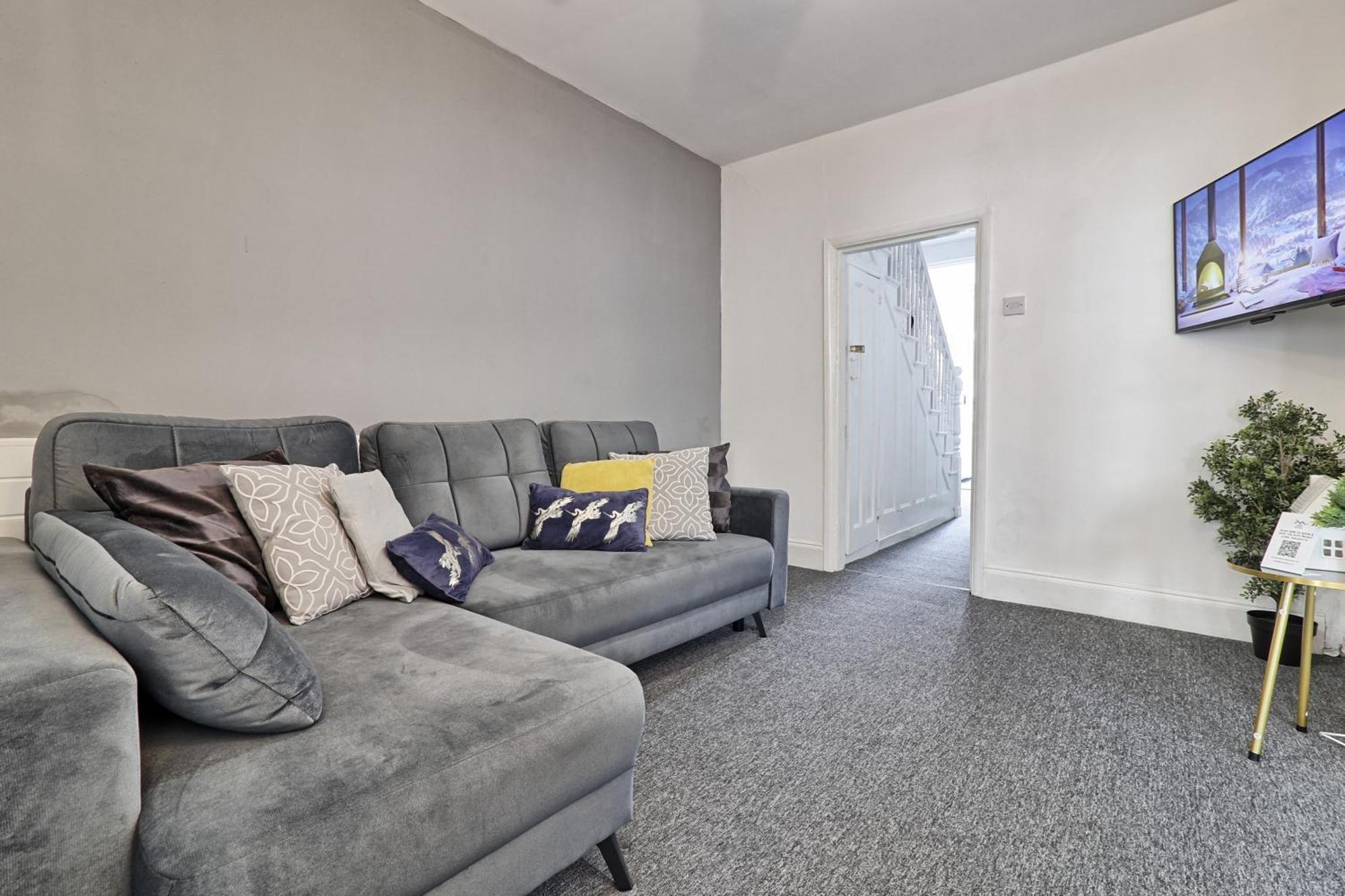 Beautiful Spacious Four Bedroom House With Parking For 2 Cars, 5 Minute Walk To Southend Station Εξωτερικό φωτογραφία