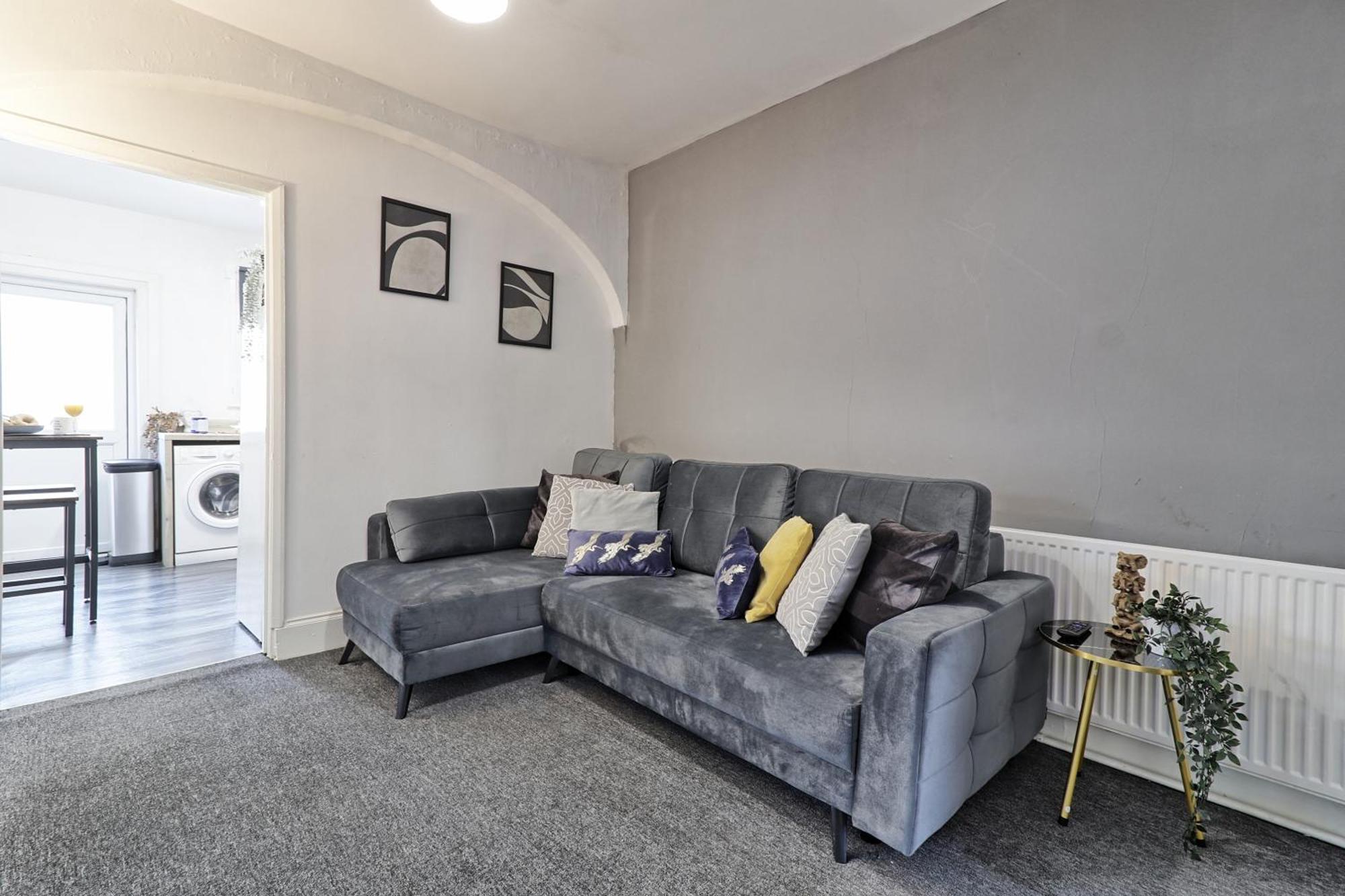 Beautiful Spacious Four Bedroom House With Parking For 2 Cars, 5 Minute Walk To Southend Station Εξωτερικό φωτογραφία
