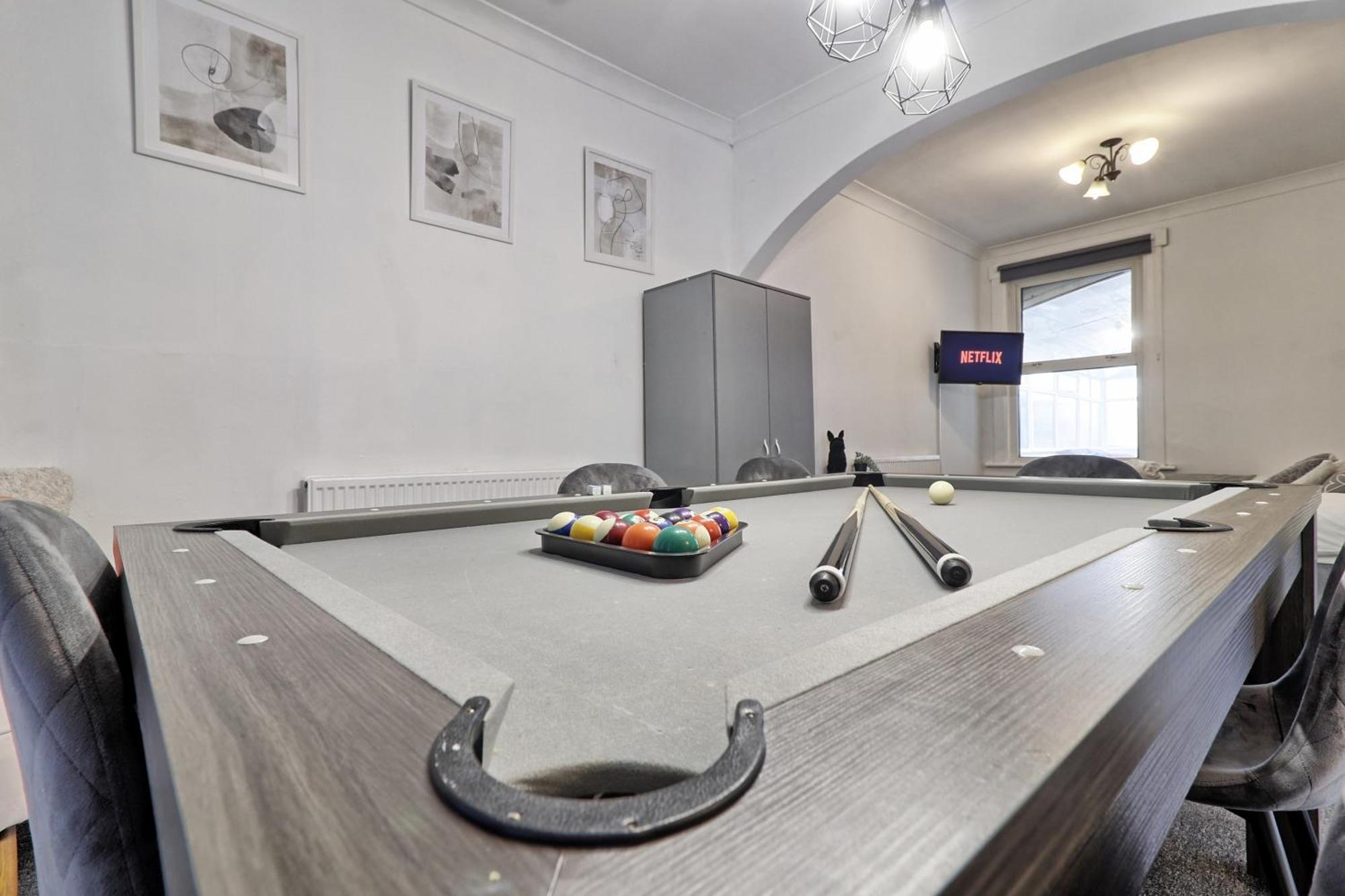 Beautiful Spacious Four Bedroom House With Parking For 2 Cars, 5 Minute Walk To Southend Station Εξωτερικό φωτογραφία