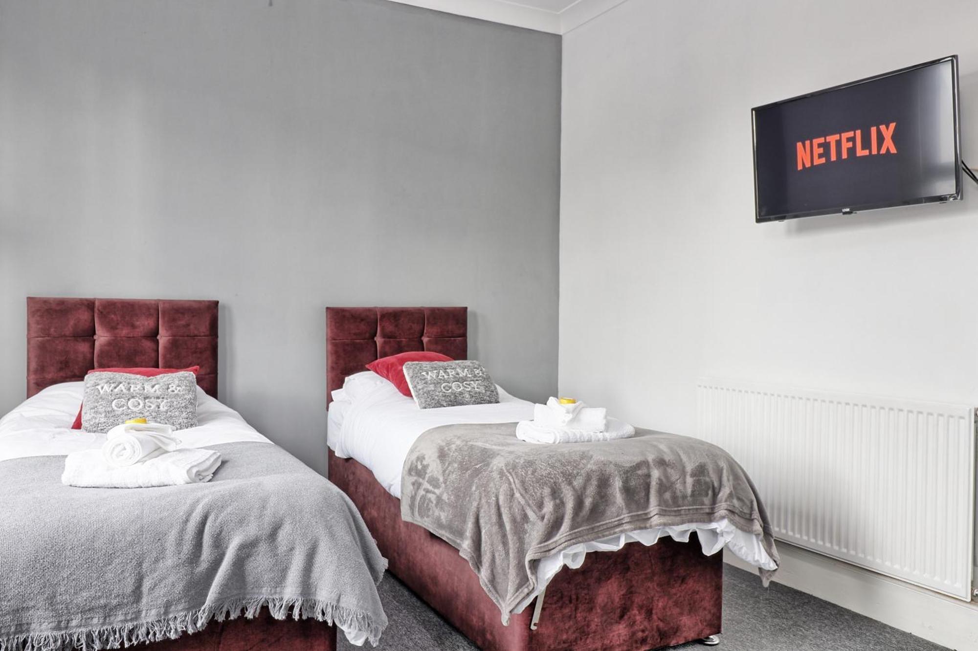 Beautiful Spacious Four Bedroom House With Parking For 2 Cars, 5 Minute Walk To Southend Station Εξωτερικό φωτογραφία